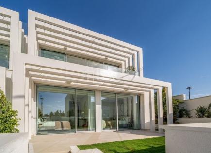 Villa for 595 000 euro in San Roque, Spain