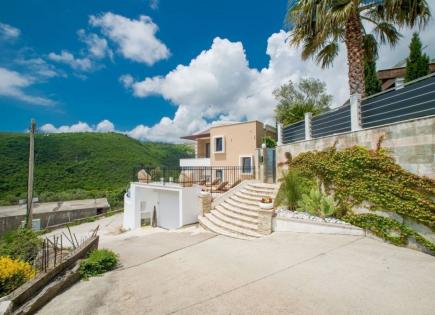 Casa para 550 000 euro en Becici, Montenegro