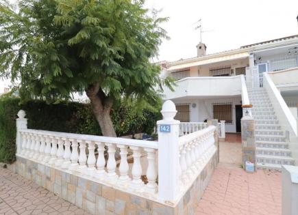 Bungalow for 105 000 euro in Cabo Roig, Spain