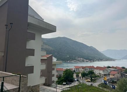 Flat for 143 000 euro in Dobrota, Montenegro