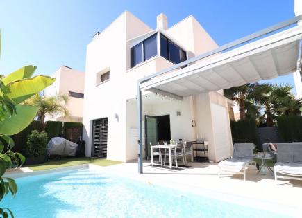 Villa for 339 000 euro in Ciudad Quesada, Spain
