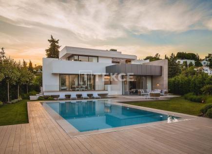 Villa for 2 395 000 euro in Estepona, Spain