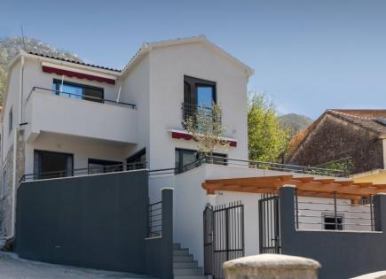 Casa para 450 000 euro en Kotor, Montenegro