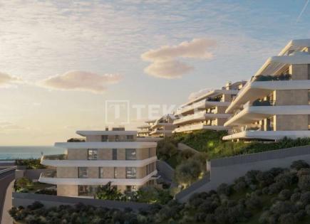 Penthouse for 681 000 euro in Estepona, Spain