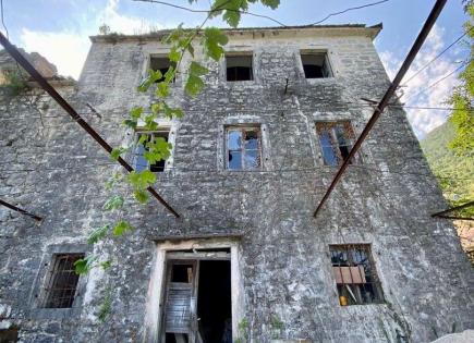 House for 320 000 euro in Stoliv, Montenegro