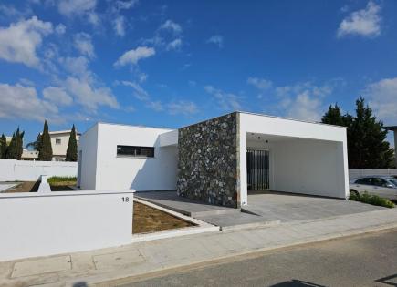 Villa for 595 000 euro in Larnaca, Cyprus