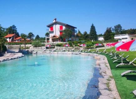 Hôtel pour 1 300 000 Euro par le Lac Majeur, Italie