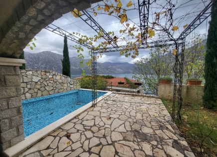 Wohnung für 460 000 euro in Kotor, Montenegro