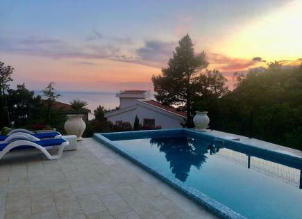 Villa for 550 000 euro in Bar, Montenegro