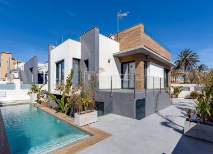 Villa for 940 000 euro in Torrevieja, Spain