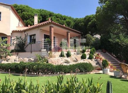 Villa for 557 000 euro in Santa Cristina d'Aro, Spain