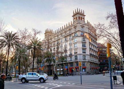 Commercial property for 3 000 000 euro in Barcelona, Spain
