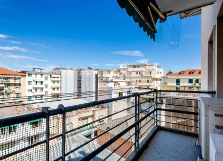 Apartment für 625 000 euro in San Remo, Italien
