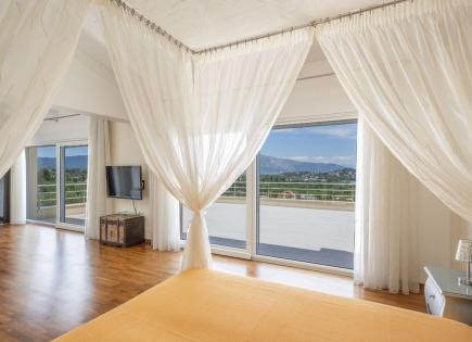 Villa for 2 800 000 euro on Corfu, Greece
