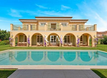 Villa for 100 000 euro per month in Forte dei Marmi, Italy