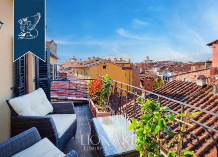 Hotel in Lucca, Italy (price on request)