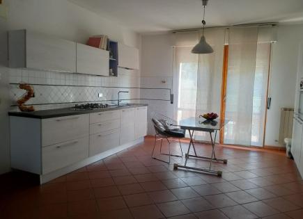 Flat for 225 000 euro in Pisa, Italy