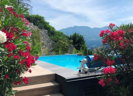 Penthouse in Moltrasio, Italy (price on request)