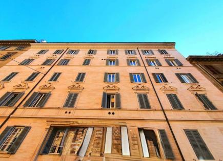 Flat for 329 000 euro in Rome, Italy