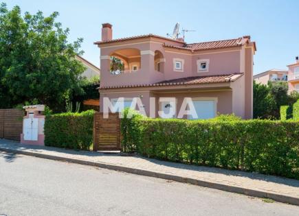 Villa for 575 000 euro in Portimao, Portugal