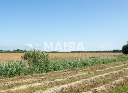 Land for 185 000 euro in Jaunmarupe, Latvia