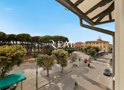 Apartment for 20 000 euro per month in Forte dei Marmi, Italy
