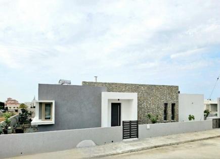 Bungalow for 695 000 euro in Paphos, Cyprus