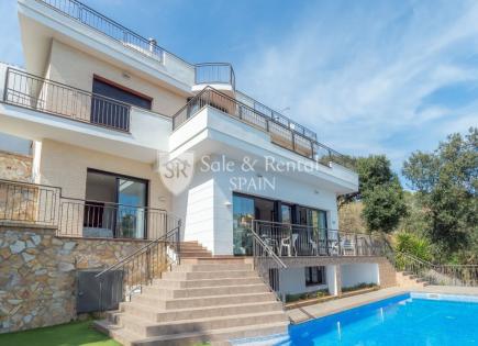 Villa for 841 000 euro in Santa Susanna, Spain
