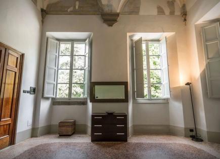 Flat for 880 000 euro in Lucca, Italy