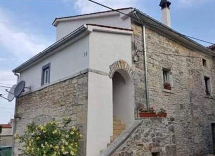 House for 335 000 euro in Porec, Croatia