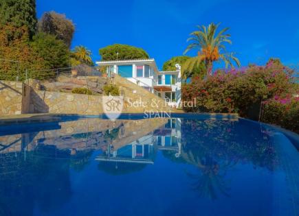 Villa for 3 000 000 euro in Lloret de Mar, Spain