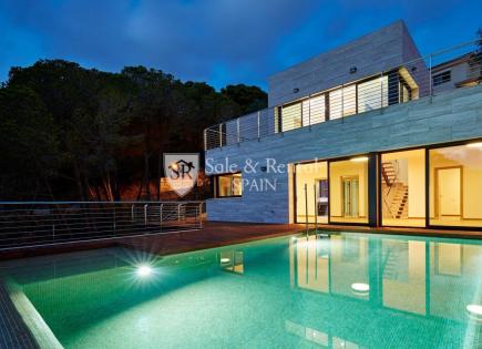 Villa for 1 900 000 euro in Lloret de Mar, Spain