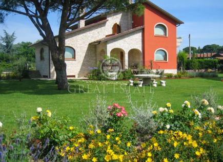 House for 615 000 euro in Castiglione del Lago, Italy