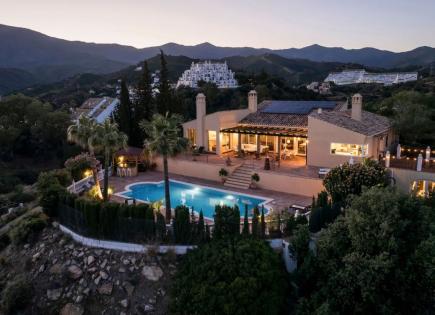 Villa for 945 000 euro in Estepona, Spain