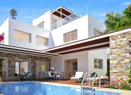 House for 795 000 euro in Paphos, Cyprus