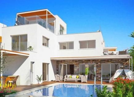 House for 795 000 euro in Paphos, Cyprus