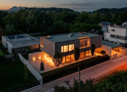 Haus für 2 050 000 euro in Ljubljana, Slowenien