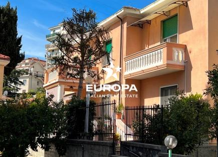 Flat for 320 000 euro in San Remo, Italy