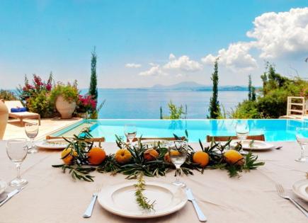 Villa for 2 800 000 euro in Corfu, Greece