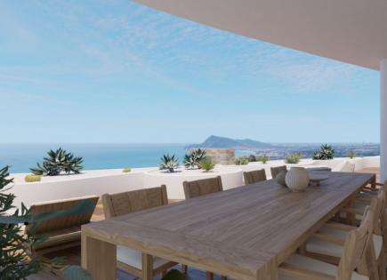 Flat for 2 100 000 euro on Costa Blanca, Spain