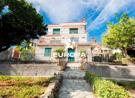 Villa for 1 980 000 euro in San Remo, Italy