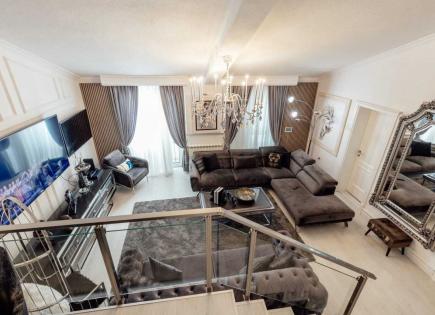 Penthouse for 1 200 000 euro in Herceg-Novi, Montenegro