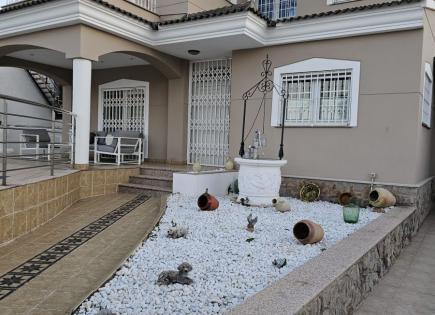 Townhouse for 400 000 euro in Castellon, Spain