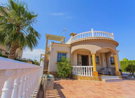 Villa for 325 000 euro in Guardamar del Segura, Spain