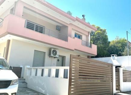 Cottage for 340 000 euro in Kineta, Greece