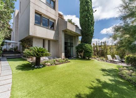Villa for 1 853 500 euro in Barcelona, Spain