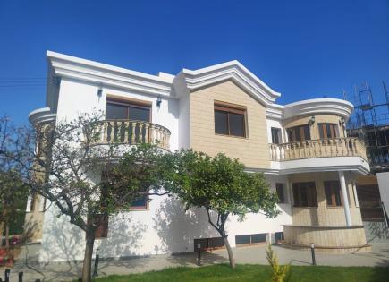 Villa for 1 800 000 euro in Limassol, Cyprus