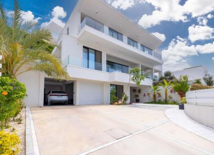 Villa for 2 200 000 euro in Paphos, Cyprus